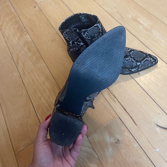 MADDEN GIRL | Black and Grey Snake Skin Pointed Toe Bootie - Picture 7 of 8